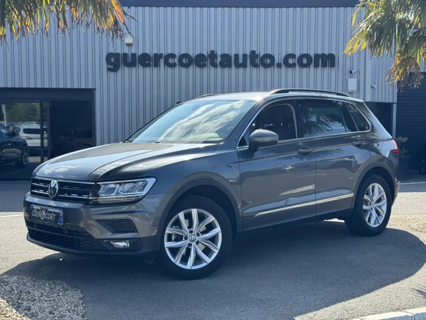 Volkswagen Tiguan 2.0 TDI 115CH BLUEMOTION TECHNOLOGY CONFORTLINE Gris - 1