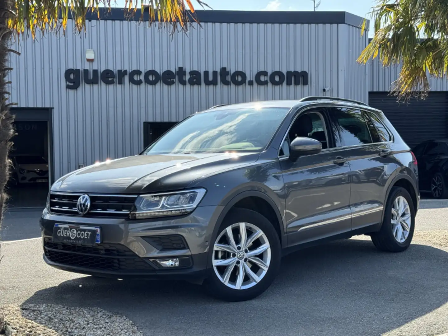 Volkswagen Tiguan 2.0 TDI 115CH BLUEMOTION TECHNOLOGY CONFORTLINE Gris - 2