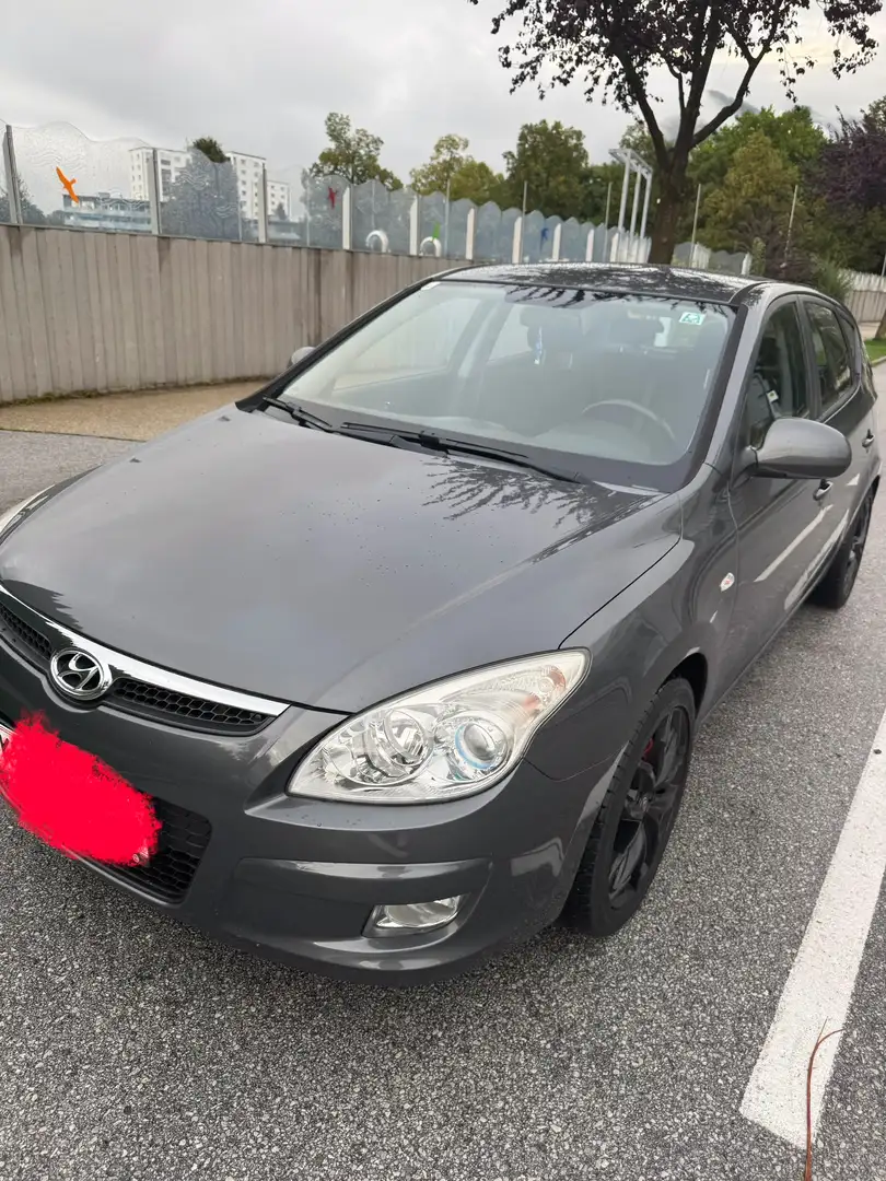 Hyundai i30 i30 1,6 CRDi Spirit Spirit Grau - 1