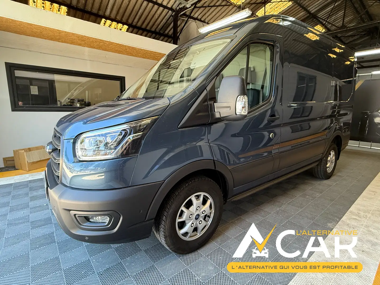 Ford Transit 2.0 TDCi L2H2 Limited - GARANTIE 12M Bleu - 1