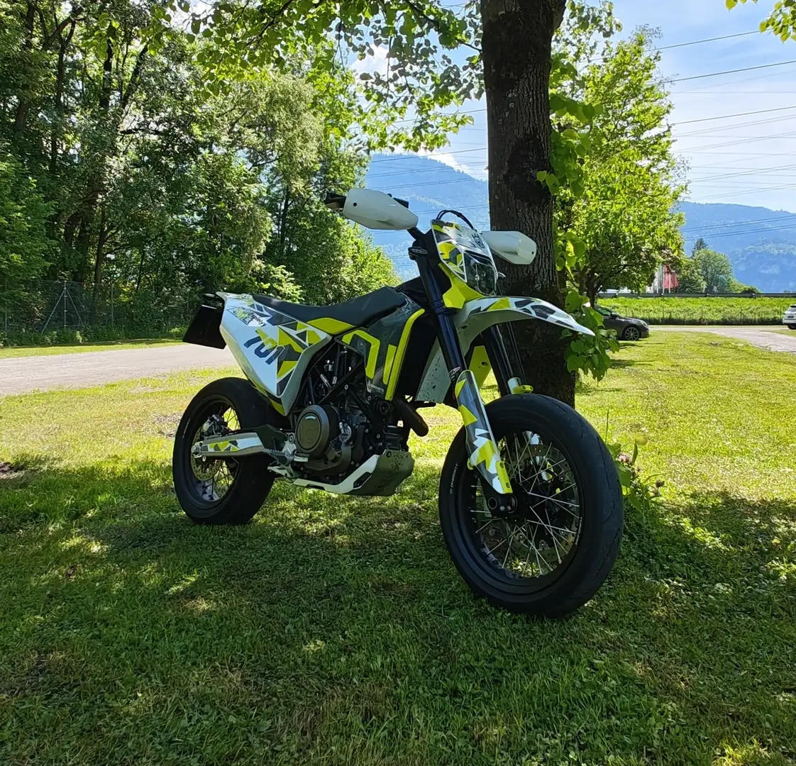 Husqvarna 701 Supermoto Wit - 1