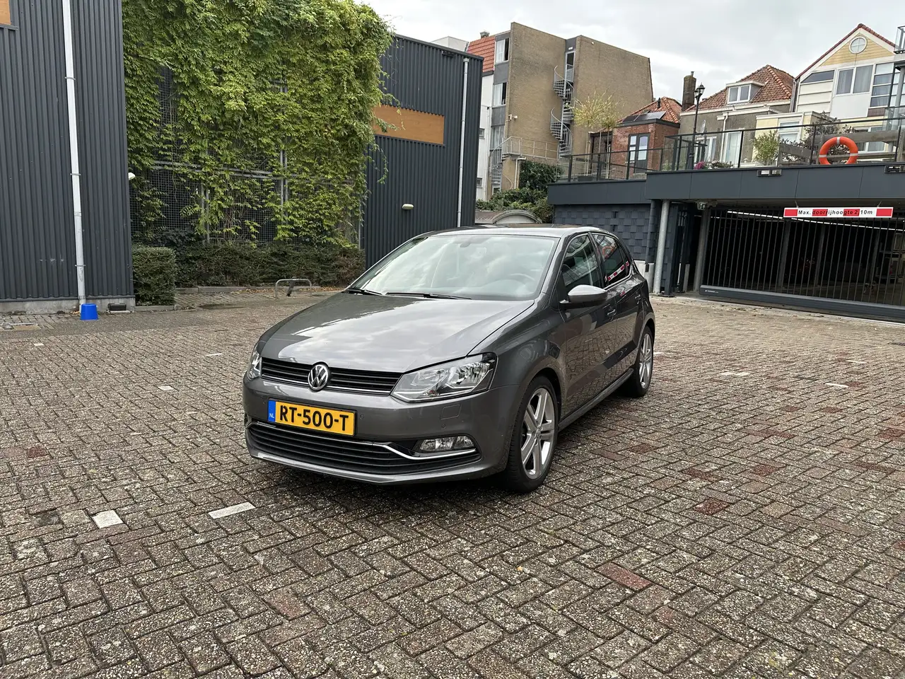 Volkswagen Polo 1.0 TSI Highline — photo 1 of 18