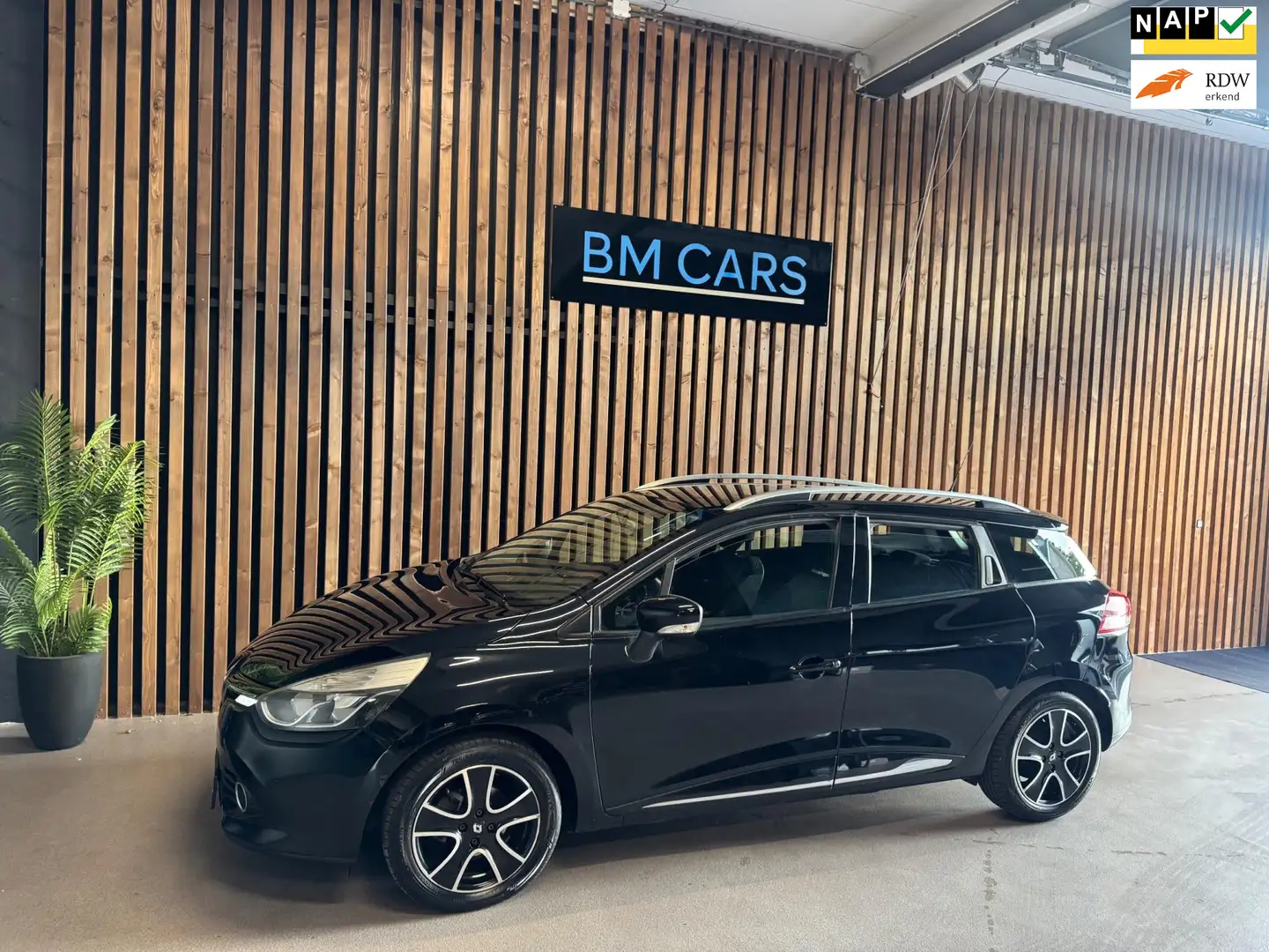 Renault Clio Estate 0.9 TCe Expression Airco, Navi, 1e Eigenaar Negro - 1