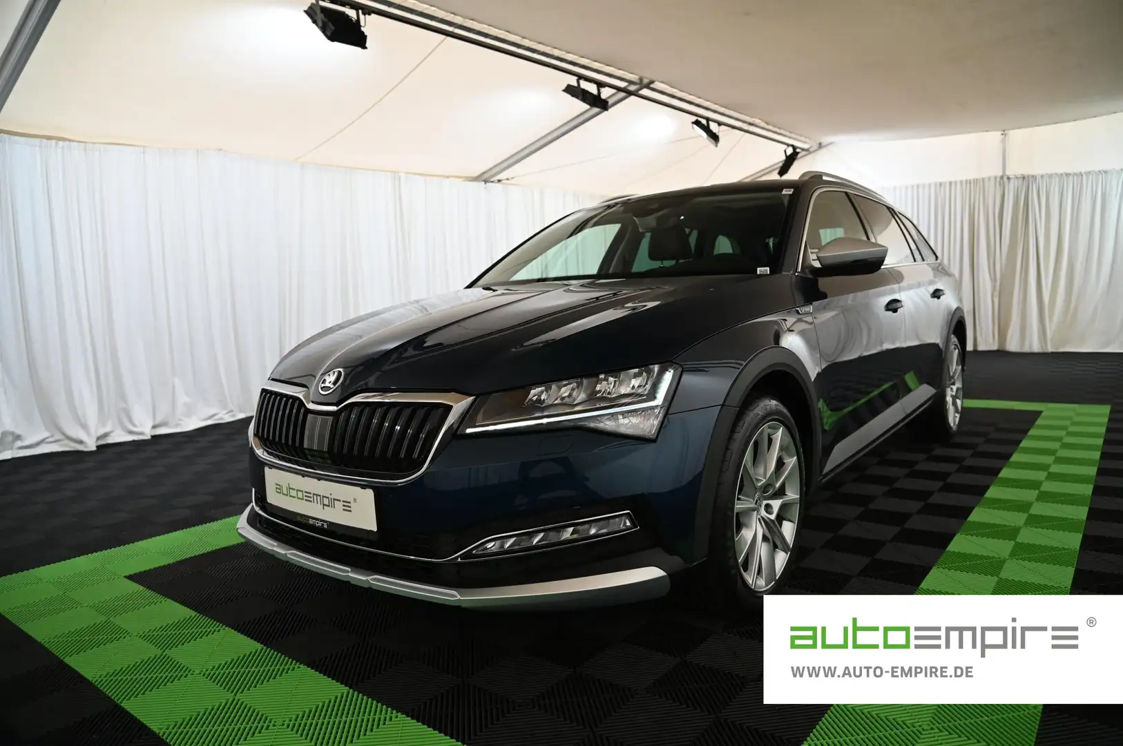 Skoda Superb Combi Scout 2.0-TDI LED/NAVI/PANO/ACC/18 Blauw - 1