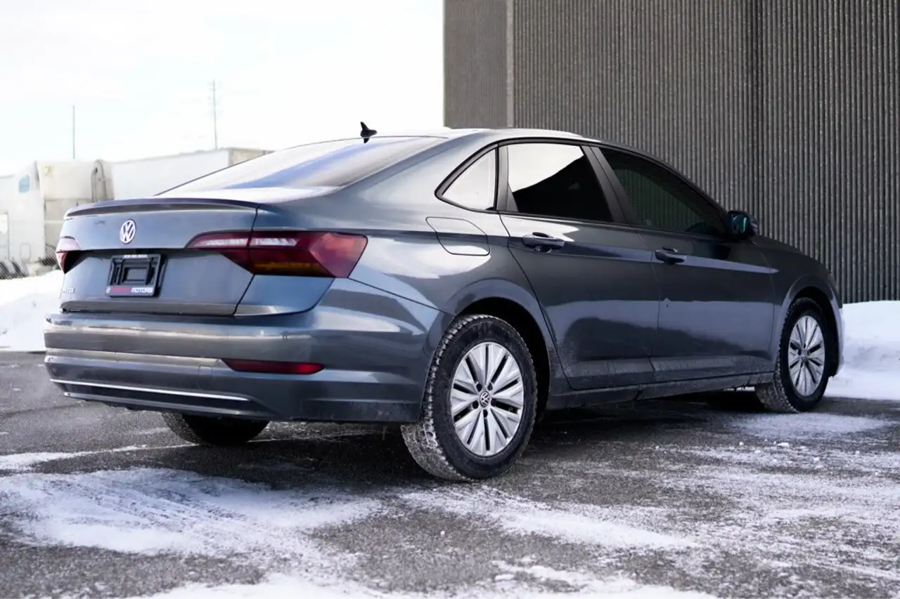 Volkswagen Jetta снимка Volkswagen Jetta