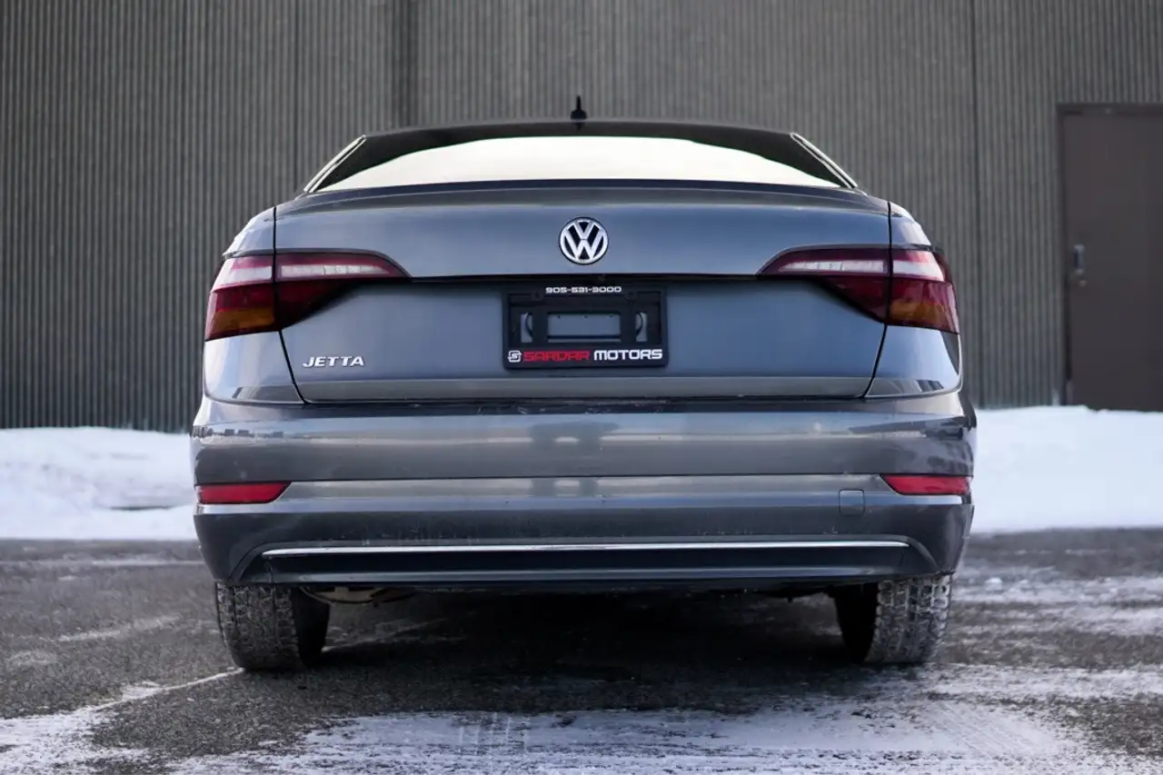 Volkswagen Jetta снимка Volkswagen Jetta