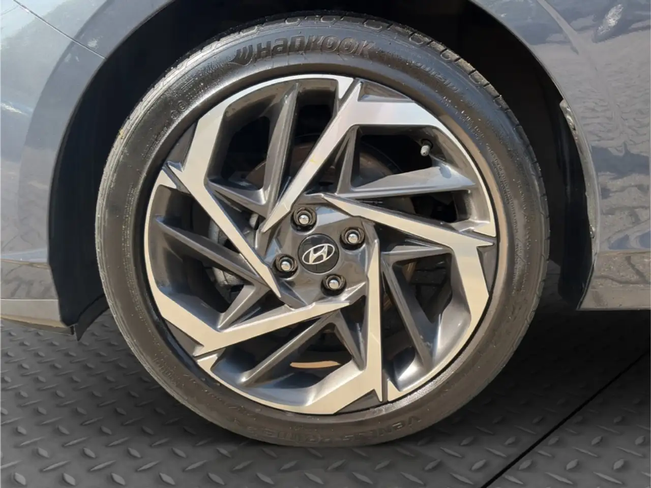 Hyundai i20 EDITION 30+ 1.0 T-GDi (48V) DCT *BOSE*CAM*CARPLAY*, миниатюра 6