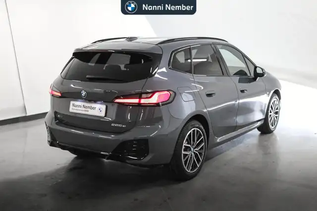 BMW 2 Series view 3
