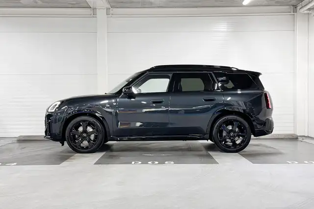 Mini Countryman view 2