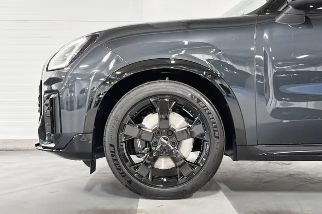 Mini Countryman view 4