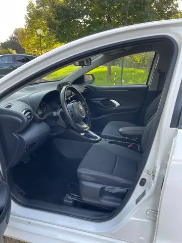 Toyota Yaris view 8