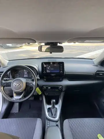 Toyota Yaris view 13