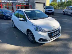 Peugeot 208 1.2i 12V S\u0026S - 82 - Signature