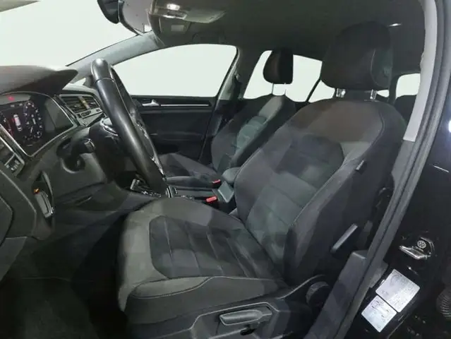 Volkswagen Golf view 13