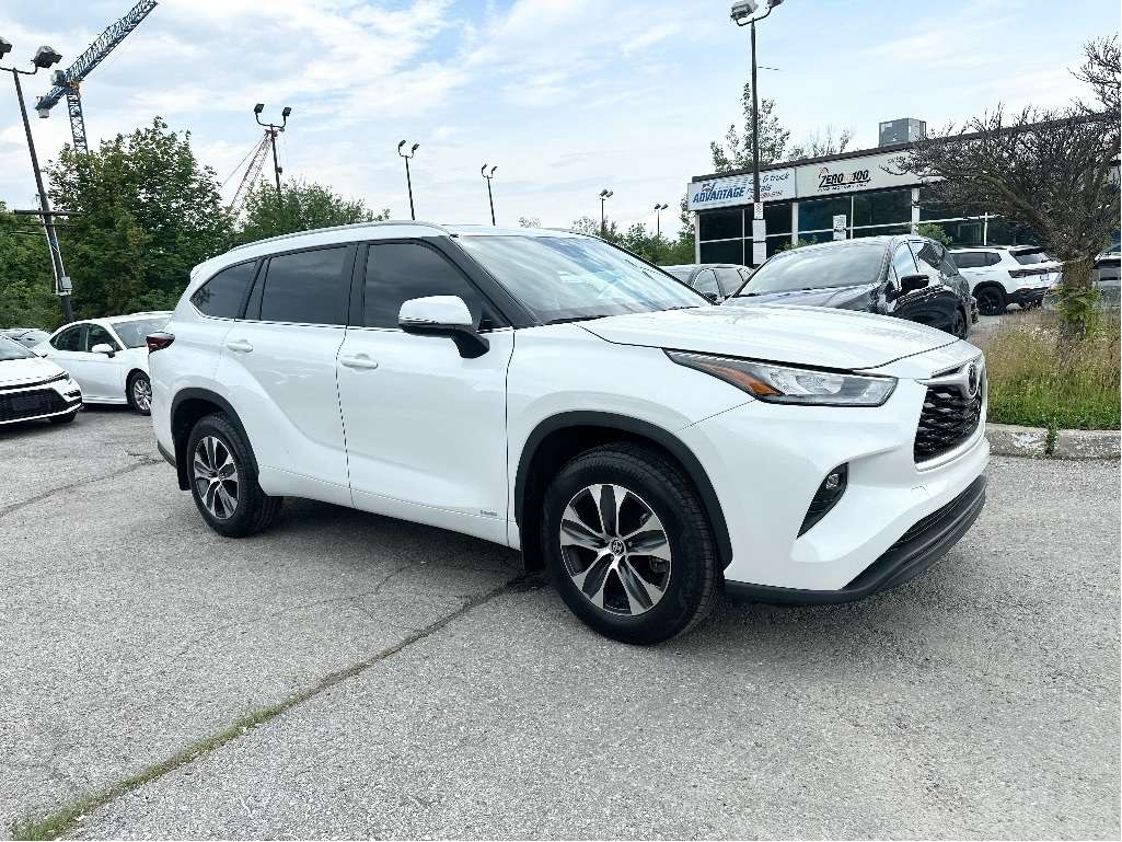 2026 Toyota Highlander Hybrid XLE Like New!