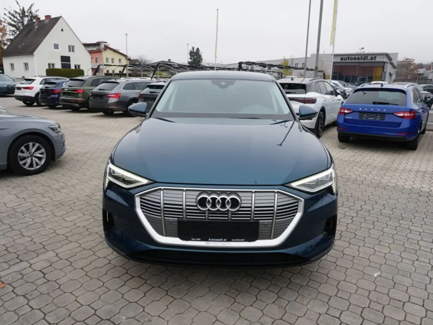 Audi e-tron 50 quattro Business *MATRIX+AHV* Blau - 2