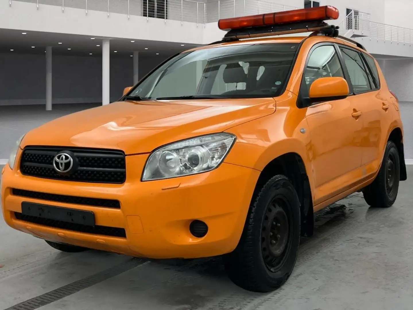 Toyota RAV 4 RAV4 van 2.2 D-4D Diesel 4X4 5d Orange - 1