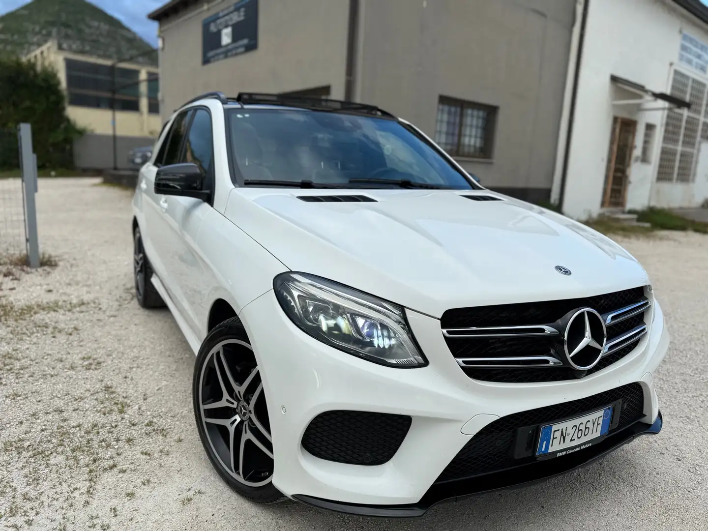 Mercedes-Benz GLE 350 GLE 350d 4Matic Premium Plus AMG Tetto+Navi+Led Bianco - 2