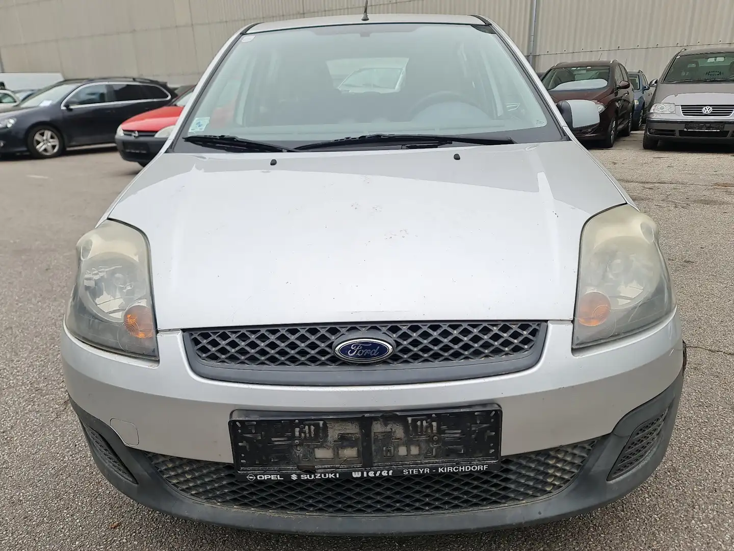 Ford Fiesta 1.3 Trend Grey - 1