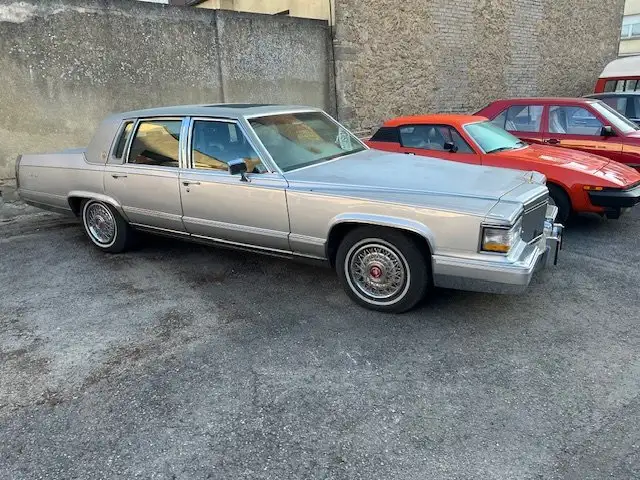 Cadillac Brougham Deville