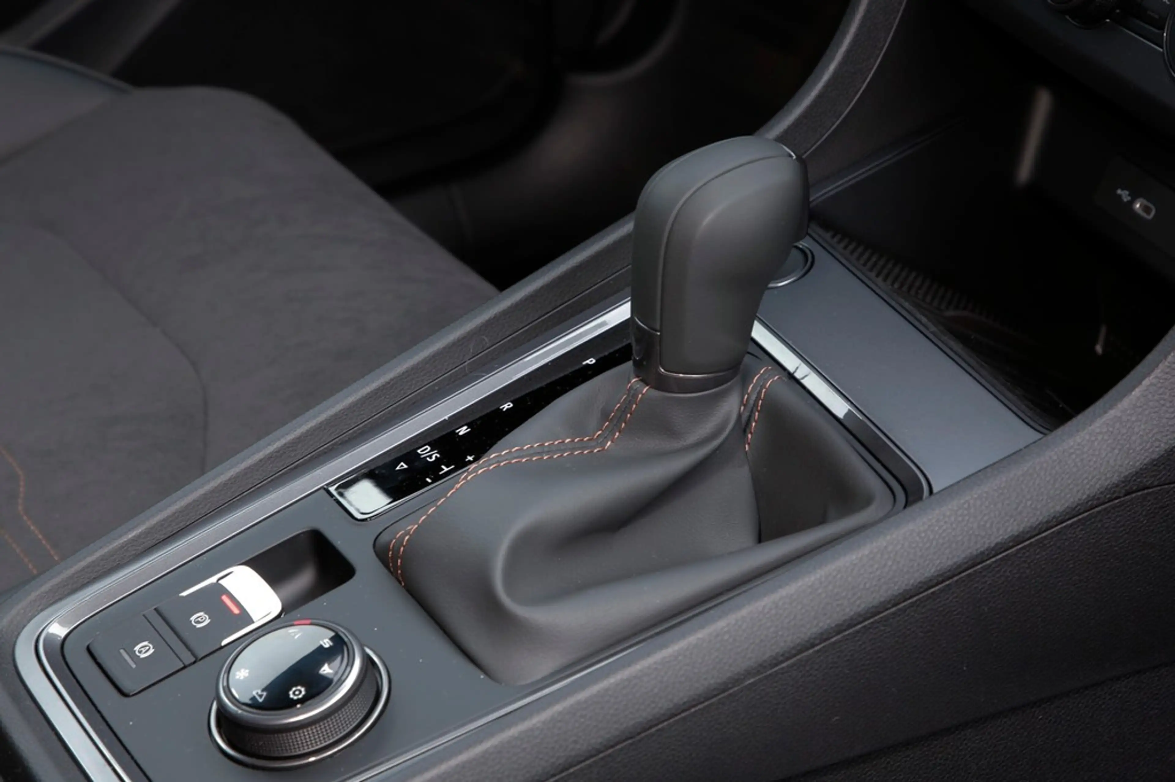 CUPRA Ateca VZ 2.0 TSI Sie sparen 22.130 ATZ — photo 10