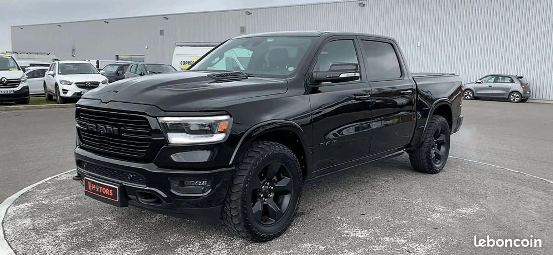 Dodge RAM 1500 LARAMIE Negru - 1