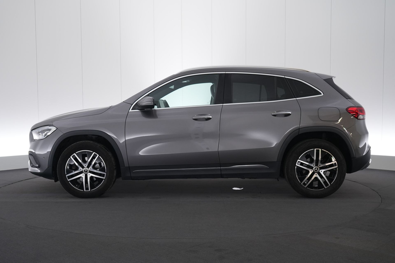 Mercedes-Benz GLA 180 Class 180dA Business Solution Luxury LEDER/CUIR LE — photo 11