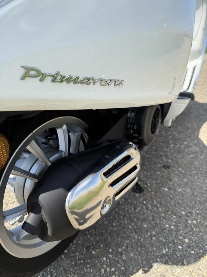 Vespa Primavera 125 rangement, coffre avec appui , abs - 1