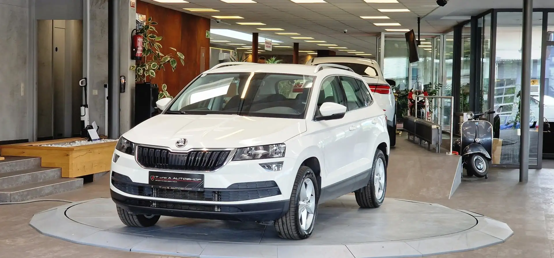 Skoda Karoq 2.0 TDI 4x4 Ambition 1-Hand DSG *17Zoll*PDC*Sitzhe Weiß - 1