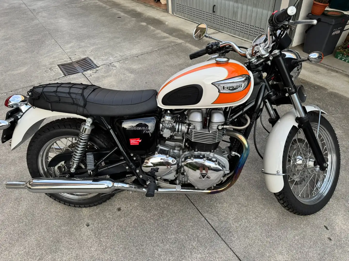 Triumph Bonneville T100 Narancs - 1