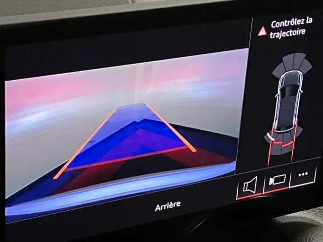 Audi Q2 view 3