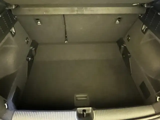 Audi Q2 view 7