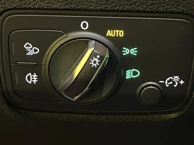 Audi Q2 view 17