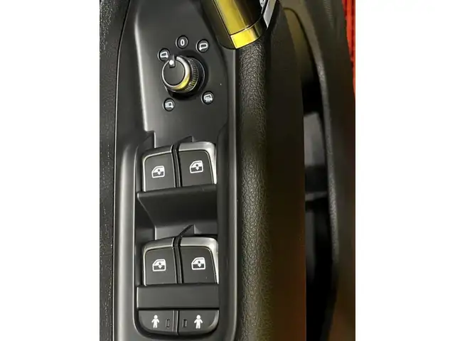 Audi Q2 view 16