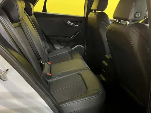 Audi Q2 view 20