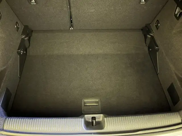 Audi Q2 view 10