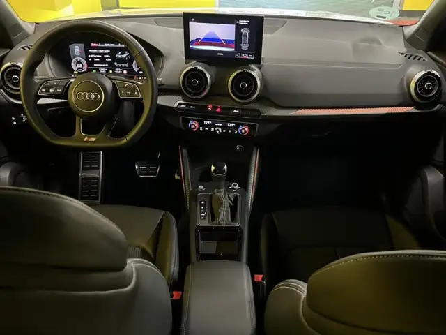 Audi Q2 view 11