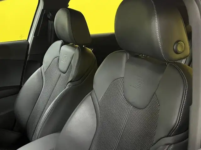 Audi Q2 view 22