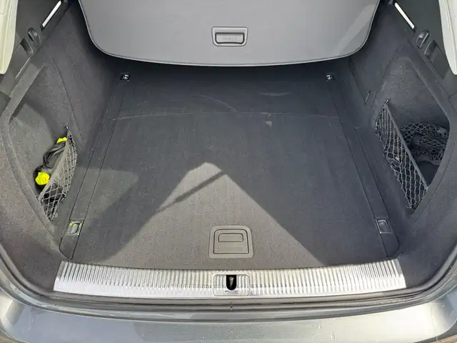 Audi A4 view 14