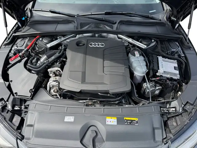 Audi A4 view 12