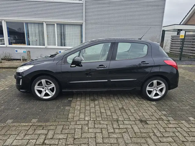Peugeot 308 view 7