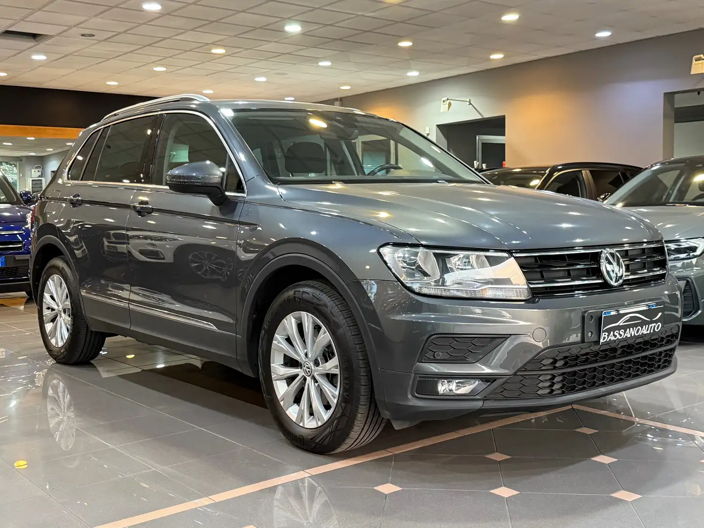 Volkswagen Tiguan 2.0 tdi Sport 150cv dsg 99.000 KM!! Gris - 2