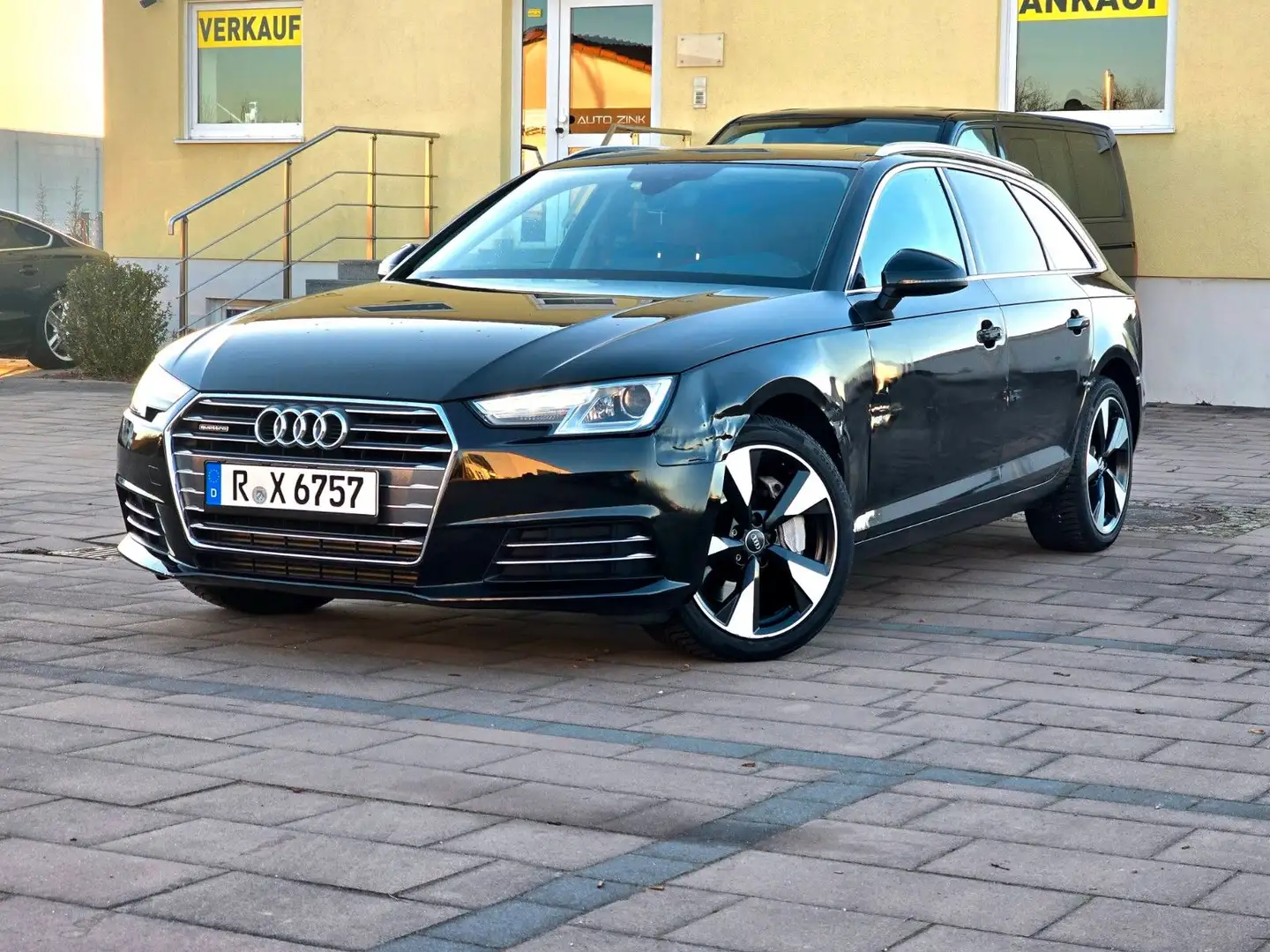 Audi A4 Avant Quattro Sport STREIFSCHADEN! FAHRBEREIT Zwart - 1