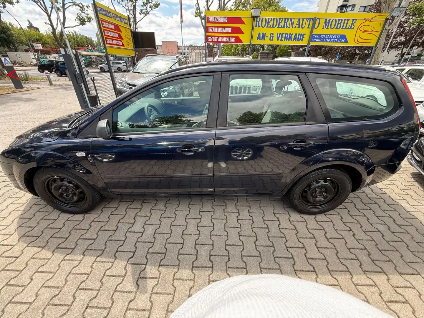 Ford Focus Turnier Style 1.HAND Blau - 2