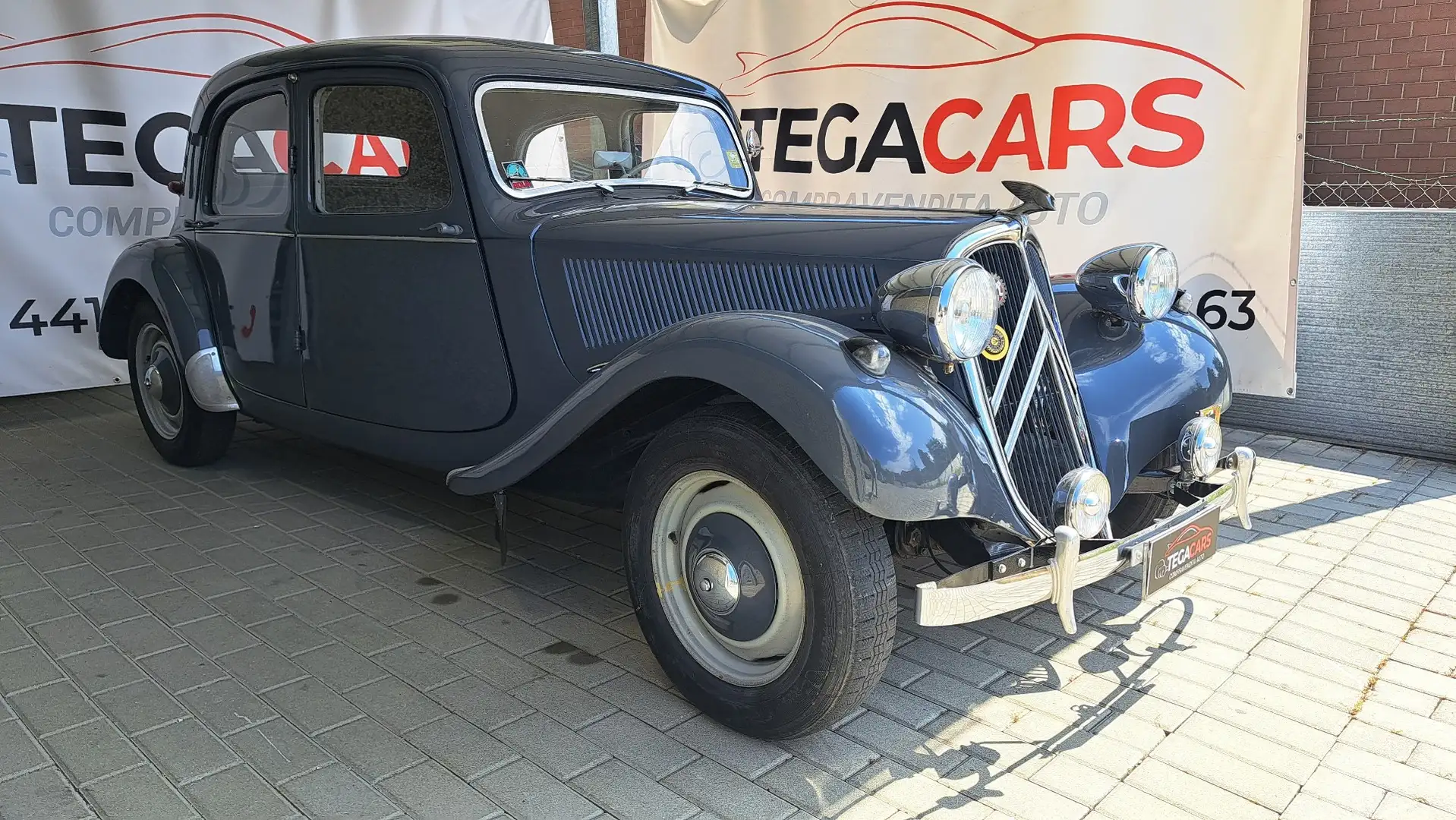 Citroen Traction - 1