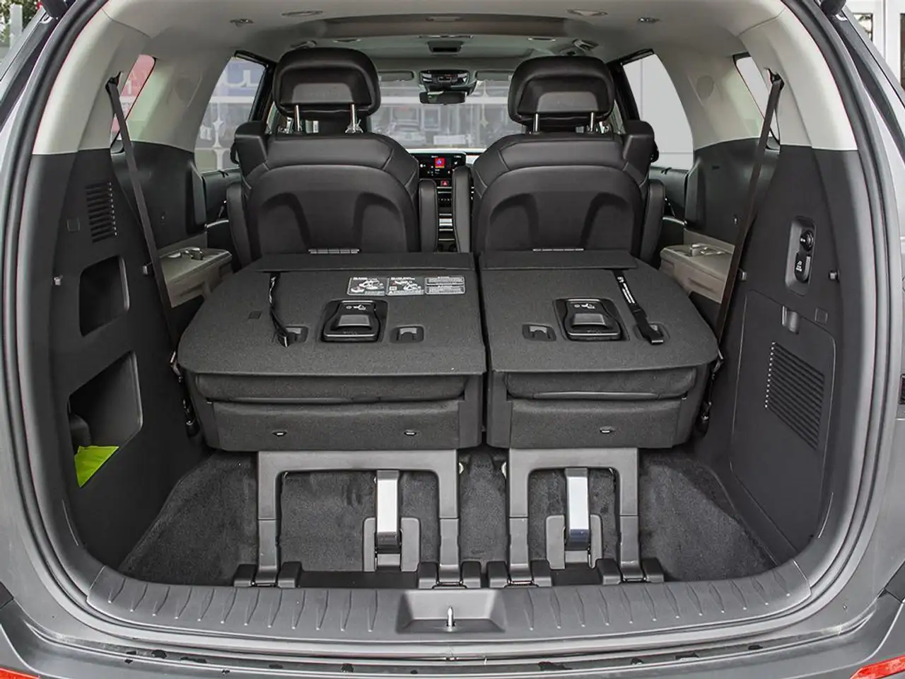 Kia Carnival photo Kia Carnival