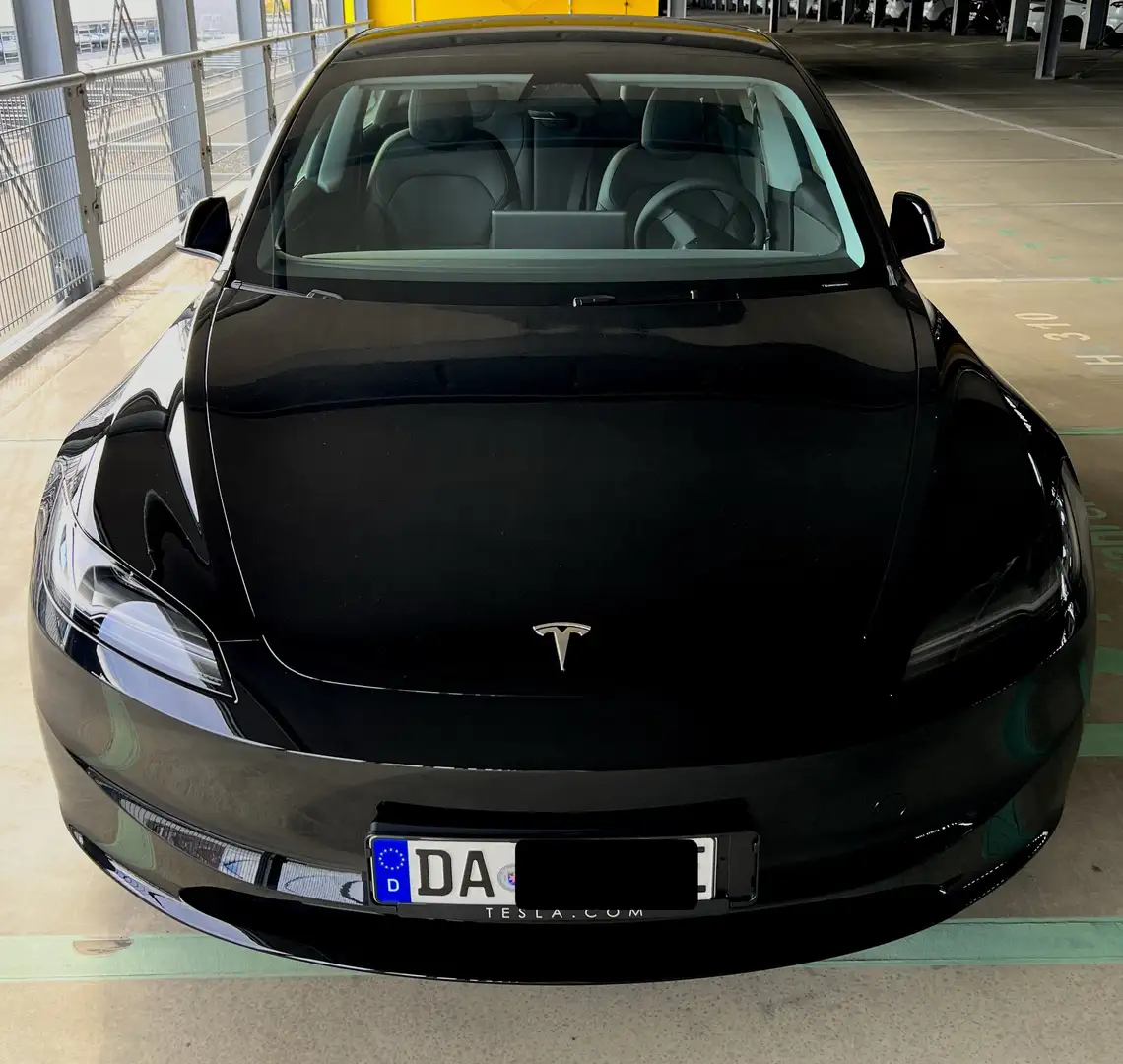 Tesla Model 3 Highland schwarz/schwarz RWD Hinterradantrieb - 2