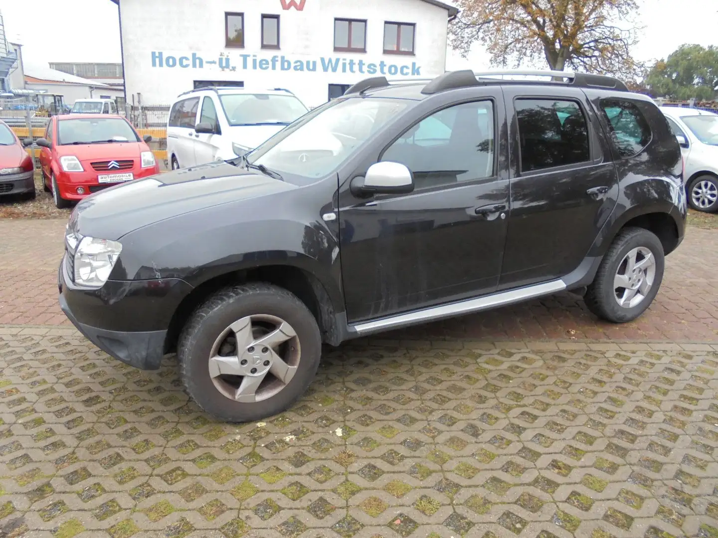 Dacia Duster I Laureate 4x2 Schwarz - 2