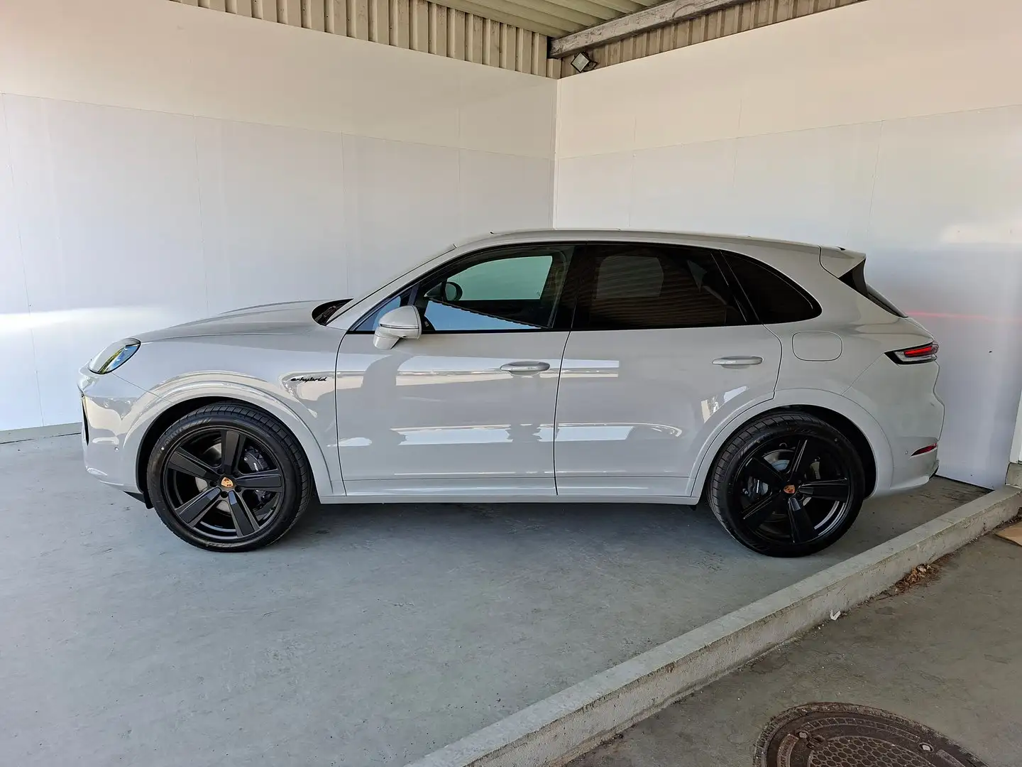 Porsche Cayenne E-Hybrid Black Edition Grau - 2