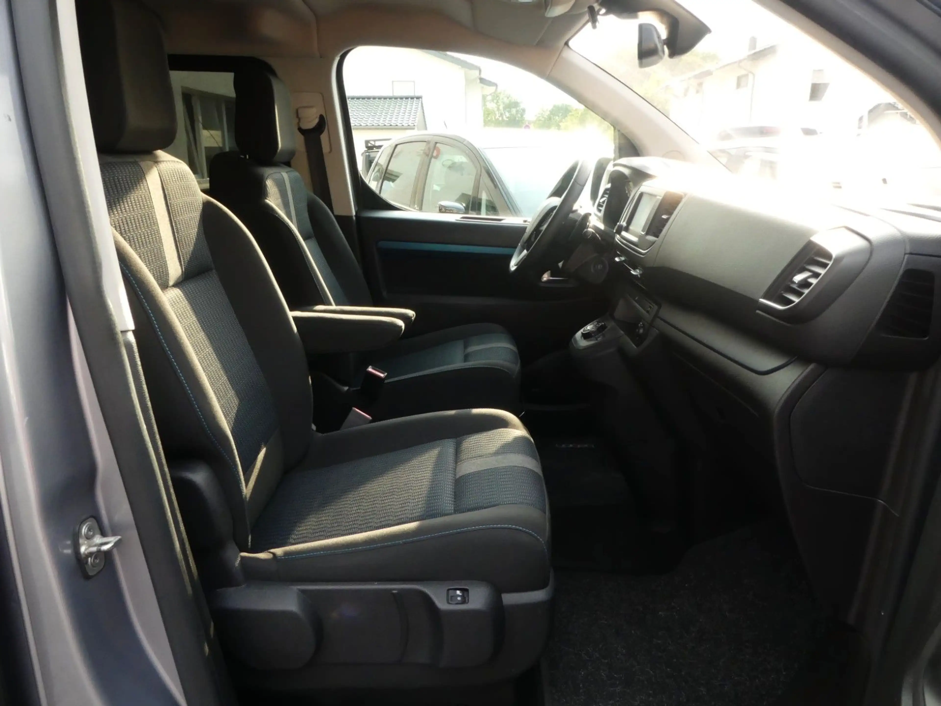Peugeot Expert Traveller Active 8 Sitze | Navi | CAM | HuD |AHK — photo 12